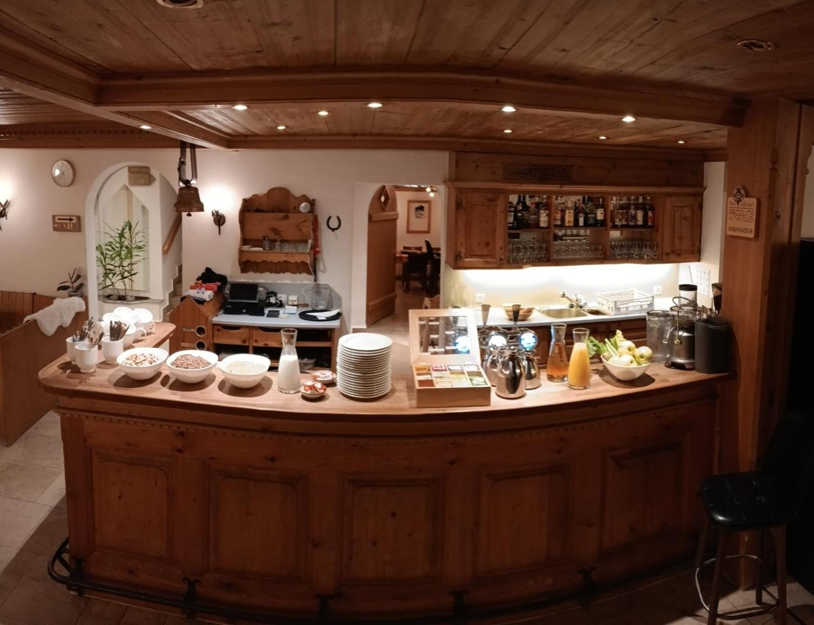 Hotel De Commune กืซตาด์ก ภายนอก รูปภาพ