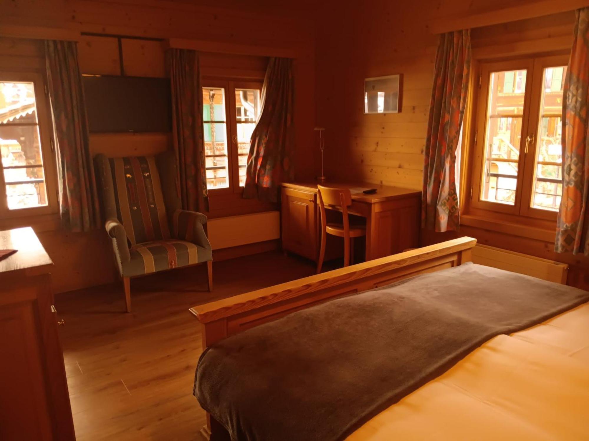 Hotel De Commune กืซตาด์ก ภายนอก รูปภาพ