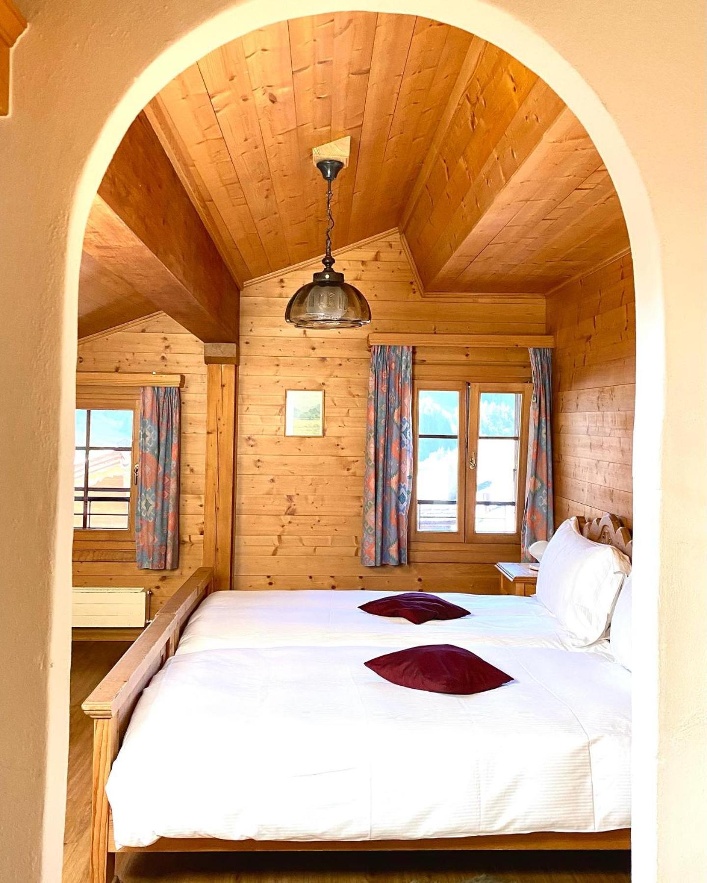 Hotel De Commune กืซตาด์ก ภายนอก รูปภาพ